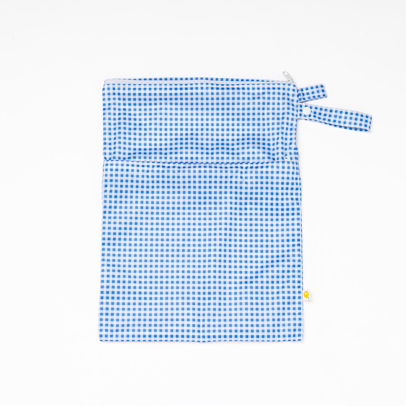 Tyoub Waterproof Stay-dry Zip Wet Bag– Blue White Gingham Check Measures 30 x 40 cm. Large front zipped pocket to separate items. Main pouch with zipper to keep wet and dry things separate. Each pocket is waterproofed and zipped. Lightweight and easy to pack and carry.Come with a handy strap for easy carrying or hooking to your nappy bag or stroller.