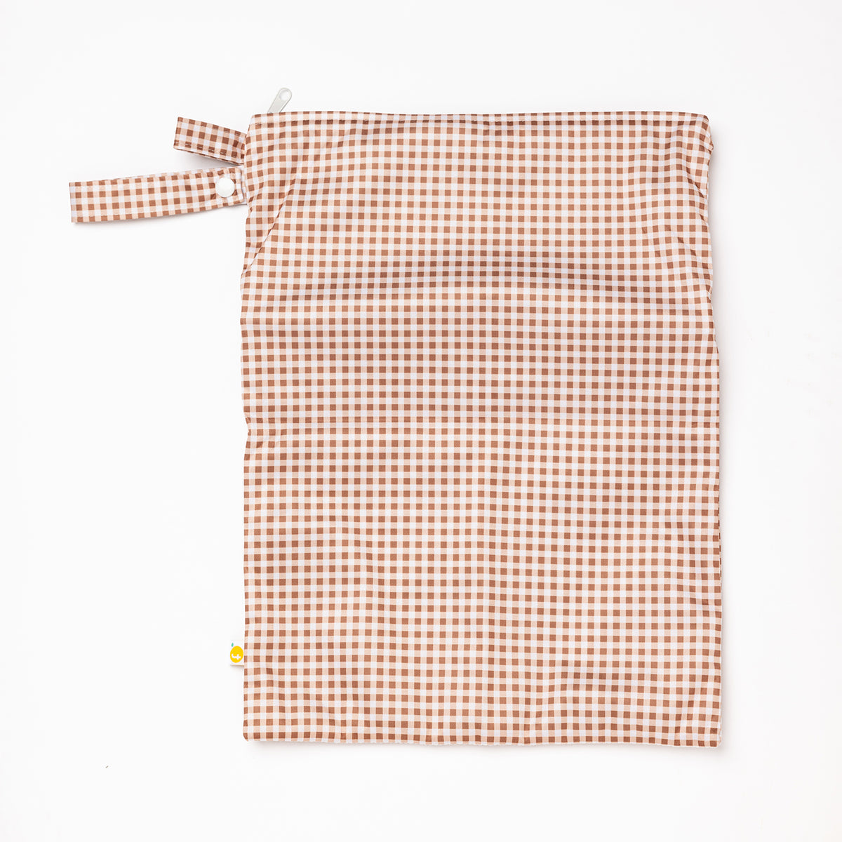 Tyoub Waterproof Stay-dry Zip Wet Bag– Fawn White Gingham Check Measures 30 x 40 cm. Large front zipped pocket to separate items. Main pouch with zipper to keep wet and dry things separate. Each pocket is waterproofed and zipped. Lightweight and easy to pack and carry.Come with a handy strap for easy carrying or hooking to your nappy bag or stroller.