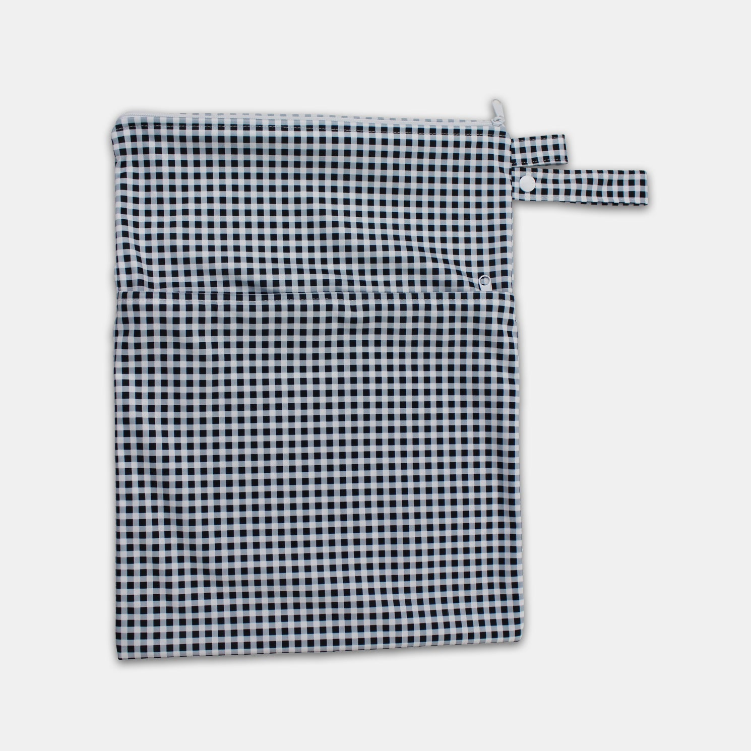 Tyoub Waterproof Stay-dry Zip Wet Bag– Black White Gingham Check Measures 30 x 40 cm. Large front zipped pocket to separate items. Main pouch with zipper to keep wet and dry things separate. Each pocket is waterproofed and zipped. Lightweight and easy to pack and carry.Come with a handy strap for easy carrying or hooking to your nappy bag or stroller.