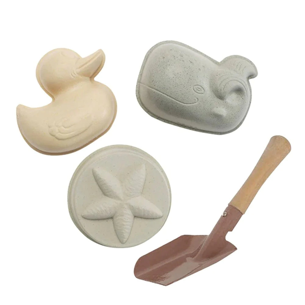 From the Hevea family of natural rubber bath toys comes Ingolf the Whale and Dagmar the turtle. Made from 100% natural rubber, your baby can squeeze, chew and splash happily at bath time. They can be used to scoop, pour, squirt and splash and can even stick and slide on the side or bottom of the bathtub. Hevea bathing toys are soft and malleable, yet durable. It's easy to grasp and squeeze for even the tiniest hands, encouraging baby's all-important early development skills.